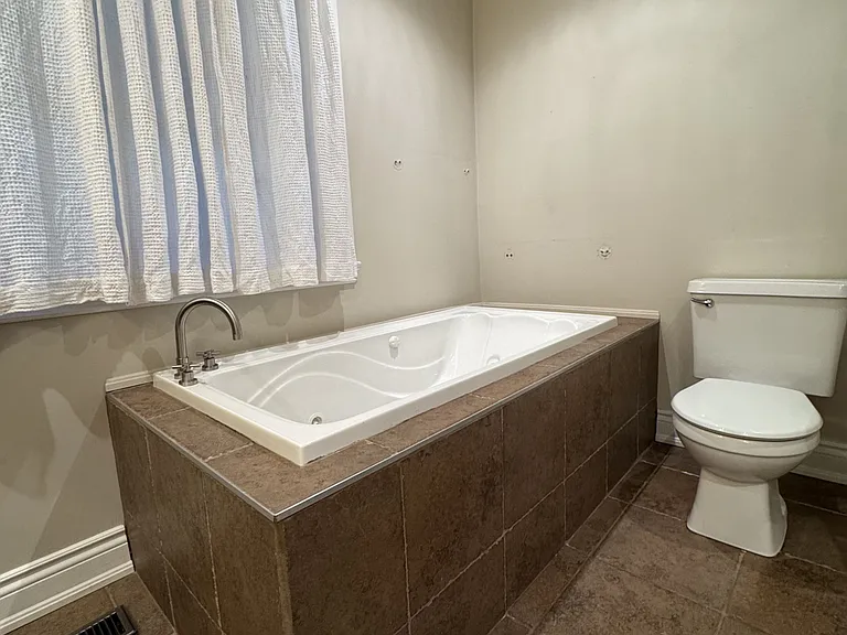1175 Pinegrove Rd — Photo 12