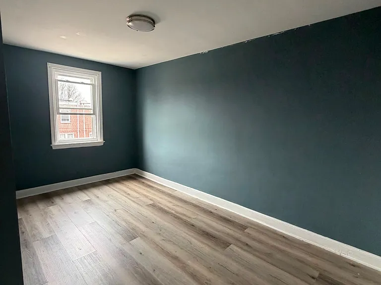 2920 Tyson Ave — Photo 6