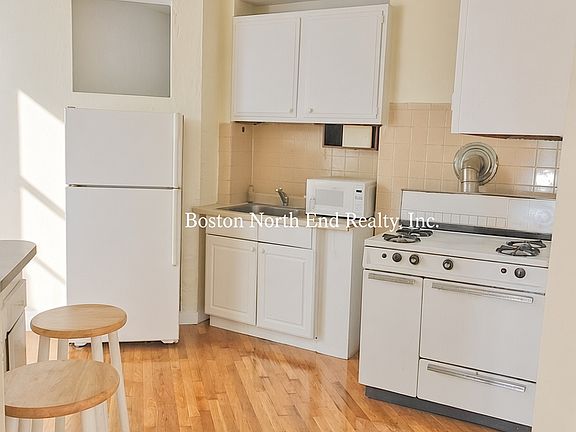 3rd image of 92 N Margin St APT 2