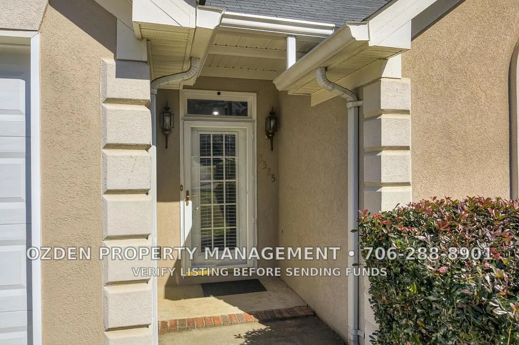 2525 Commons Trace Dr — Photo 3