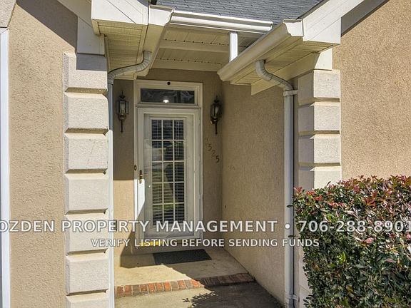3rd image of 2525 Commons Trce
