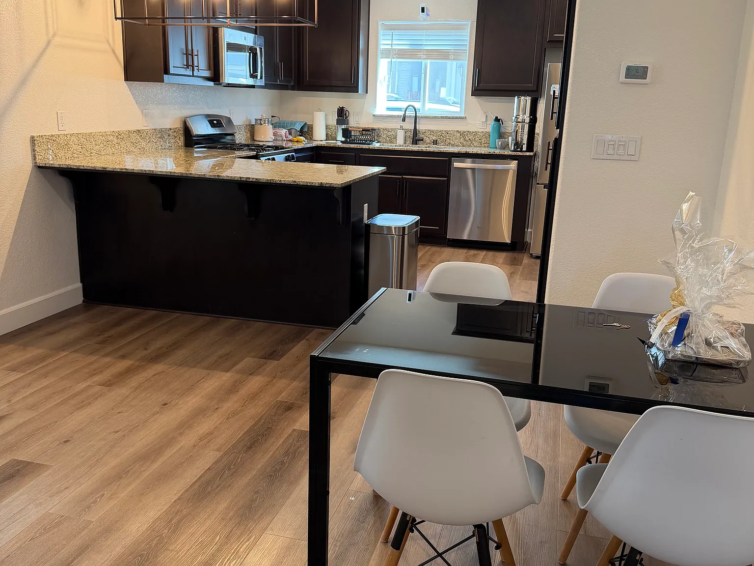5 bed, 1796 sqft, $800 — Photo 4