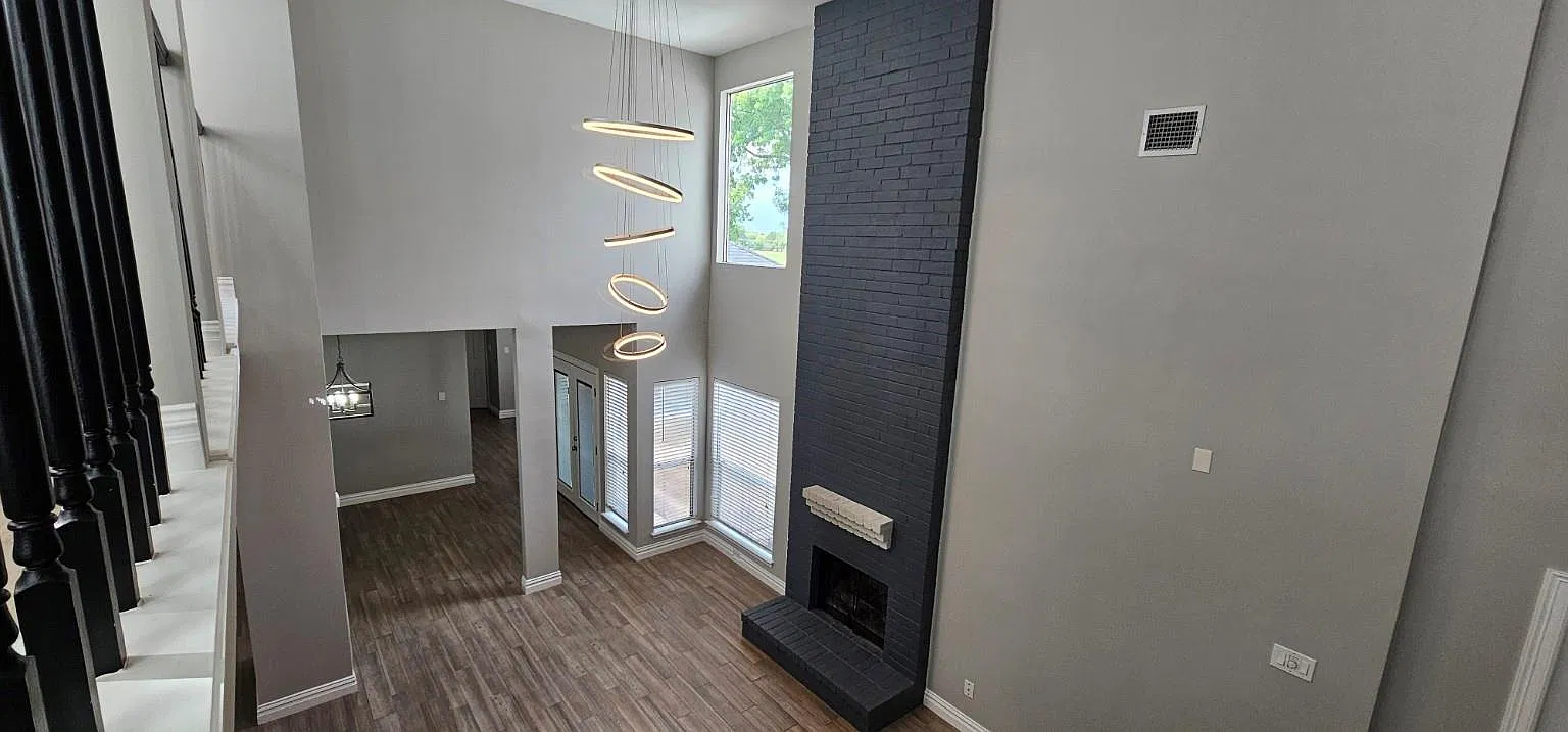 4 bed, 2.5 bath, 2345 sqft, $2,900 — Photo 3