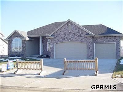 1st image of 2221 Broadwater Dr