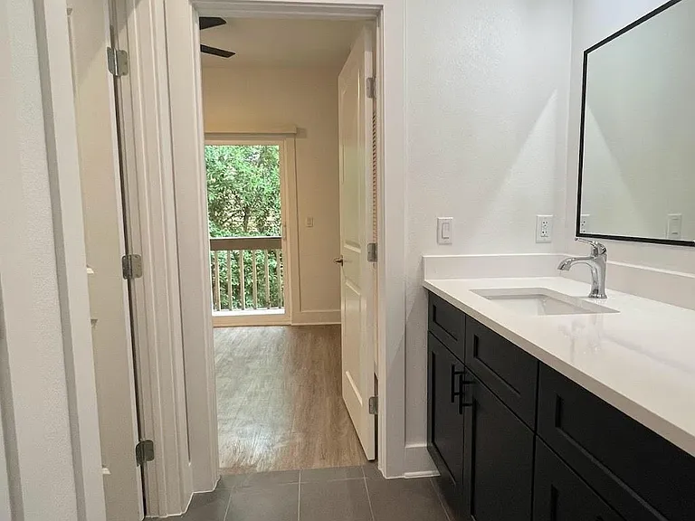 2210 Pearl St #202 — Photo 8