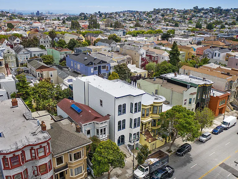 1329 S Van Ness Ave — Photo 32