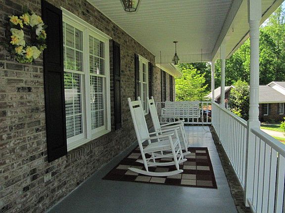 4th image of 100 Albertville Ln