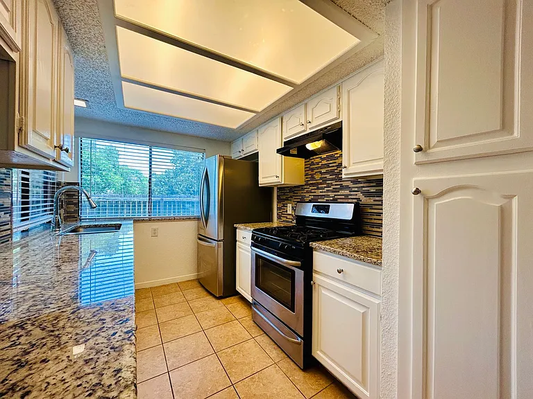 8325 Fathom Cir — Photo 8