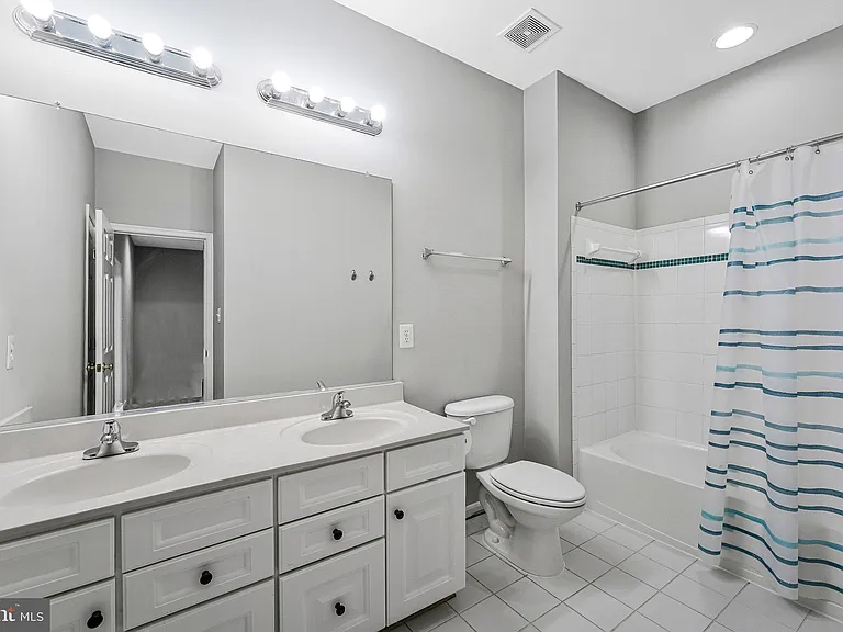 22247 Waterberry Ter — Photo 26