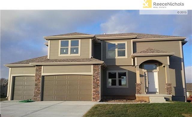 Pics show various options for building a Spellerberg 2 Story, we have multiple versions, called the Sycamore, the Hawthorne, the Ashlyn, and more.  Pics will show multiple color schemes, but always the same excellent quality and care.  You will see 2 diff