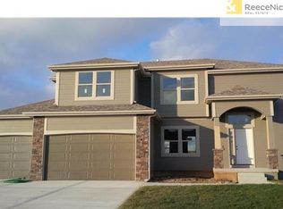 900 SW 35th St, Lees Summit, MO 64082