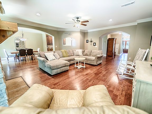 4th image of 1217 Belle Meade Blvd