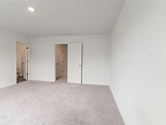 207 Fenchurch Way — Photo 3