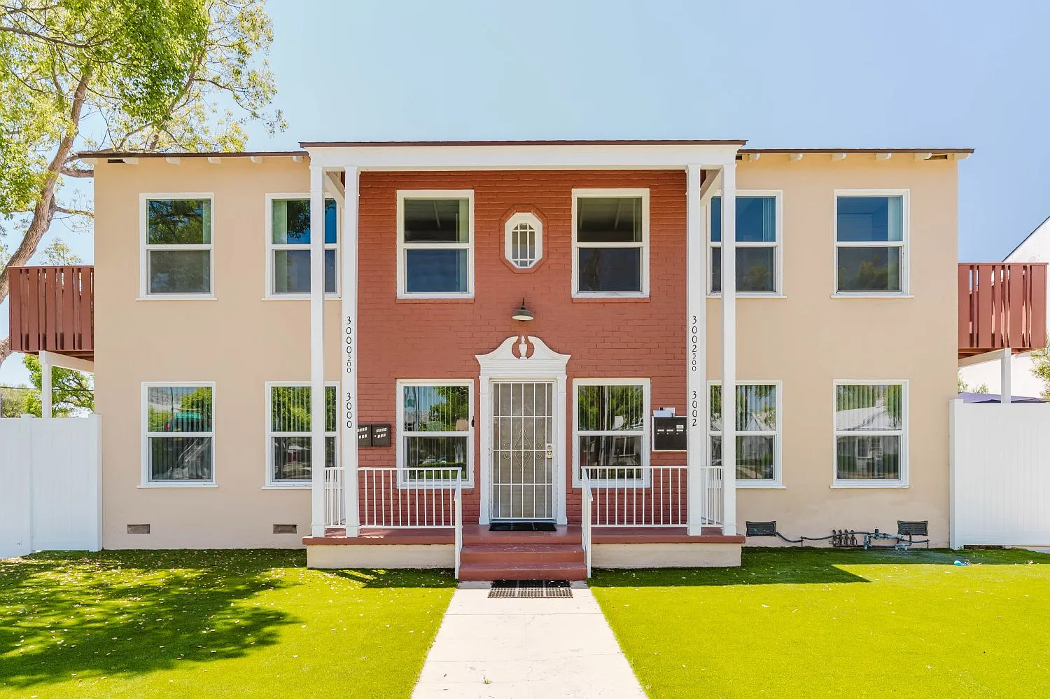 2 bed, 700 sqft, $2,650 — Photo 1