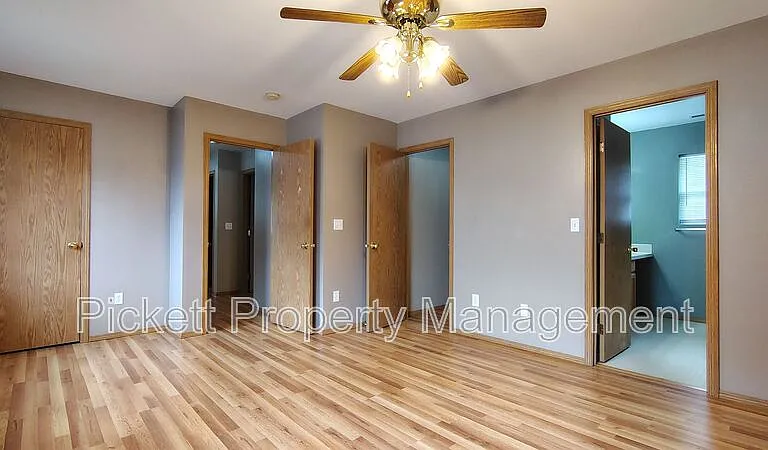 1108 NE Beaumont Ln — Photo 10