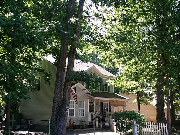 2nd image of 500 Stilwell Oaks Cres