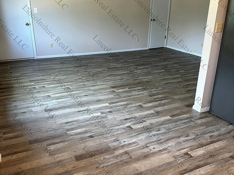 1015 Summit Ave #2 — Photo 3