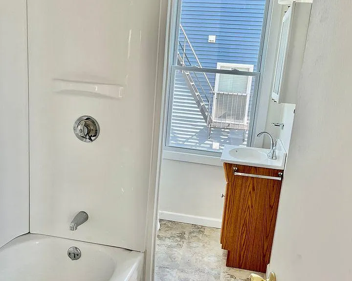 36 Broad St #2 — Photo 11