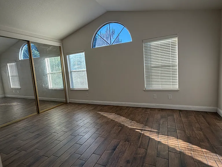 112 Garrett Dr — Photo 8