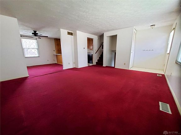 4th image of 775 Louise Dr