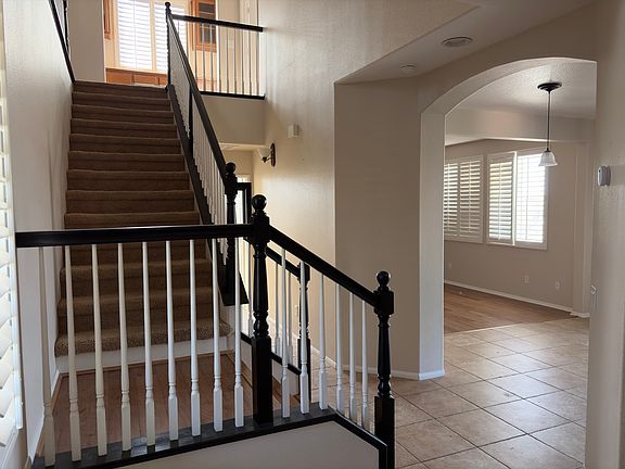 4th image of 2841 Hornbeam Rd