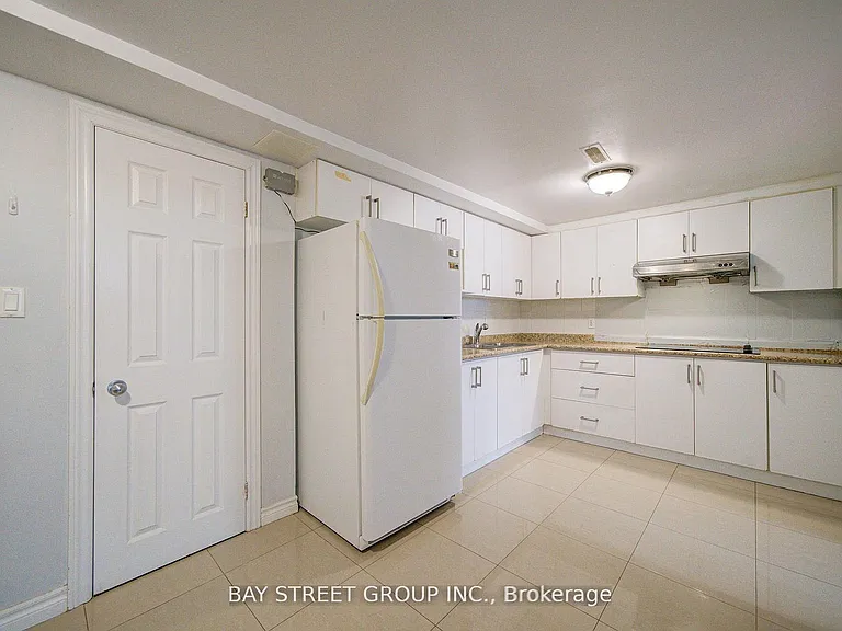 5 Lockdare St #BASEMENT — Photo 5