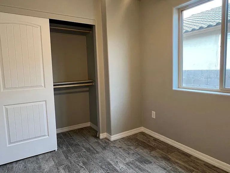 172 N 5th Ave — Photo 9