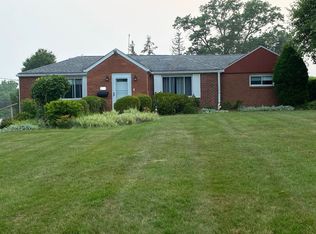 352 Carlton Rd, Bethel Park, PA 15102