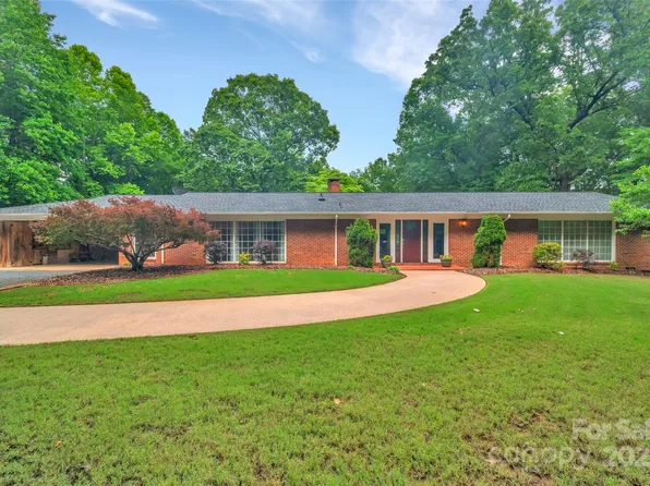 514 Wood St, Troy, NC 27371