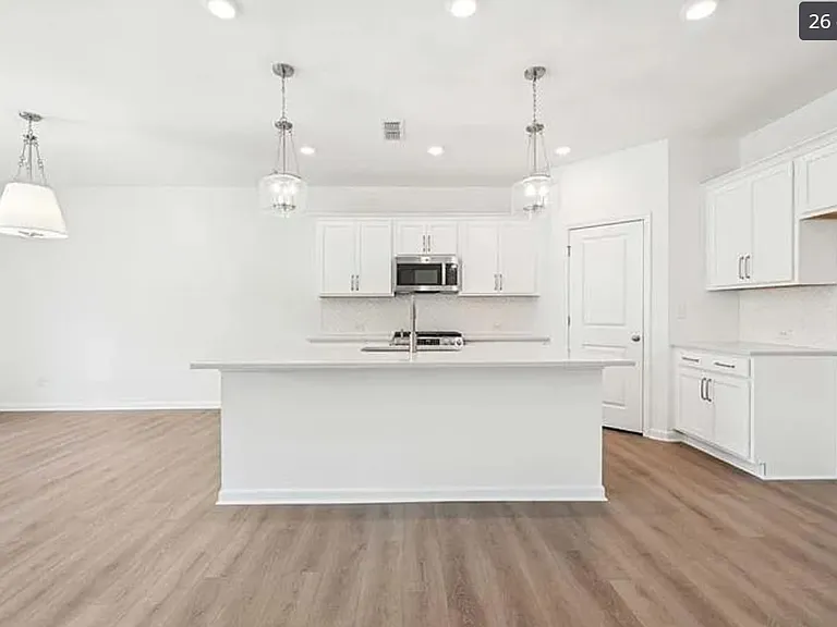 320 Silverleaf Trl — Photo 2