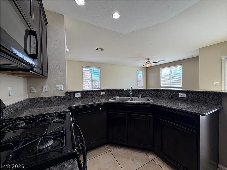 8323 Rygate Ave — Photo 7