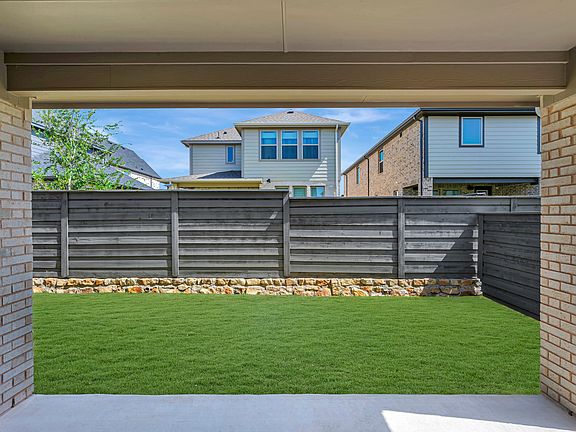 1113 Amaryllis Lane