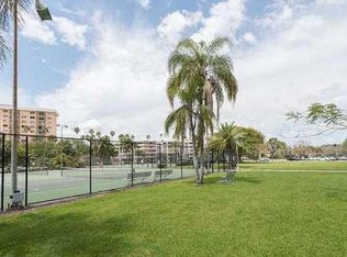 1200 N Shore Dr NE, Saint Petersburg, FL 33701