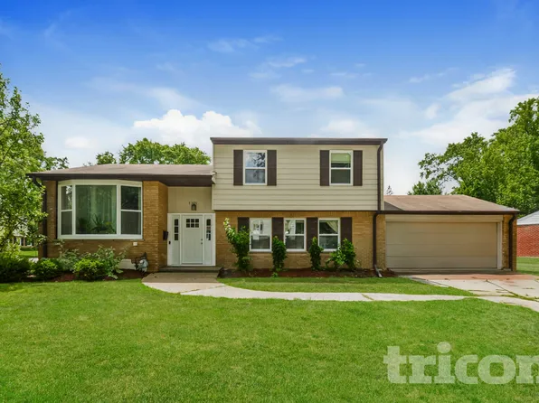 1505 E Michele Dr, Palatine, IL 60074