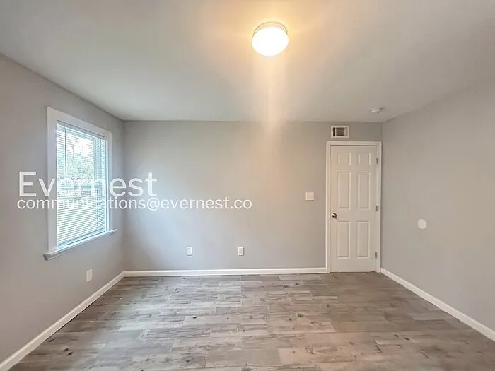 1408 Lyle Ave #A — Photo 12