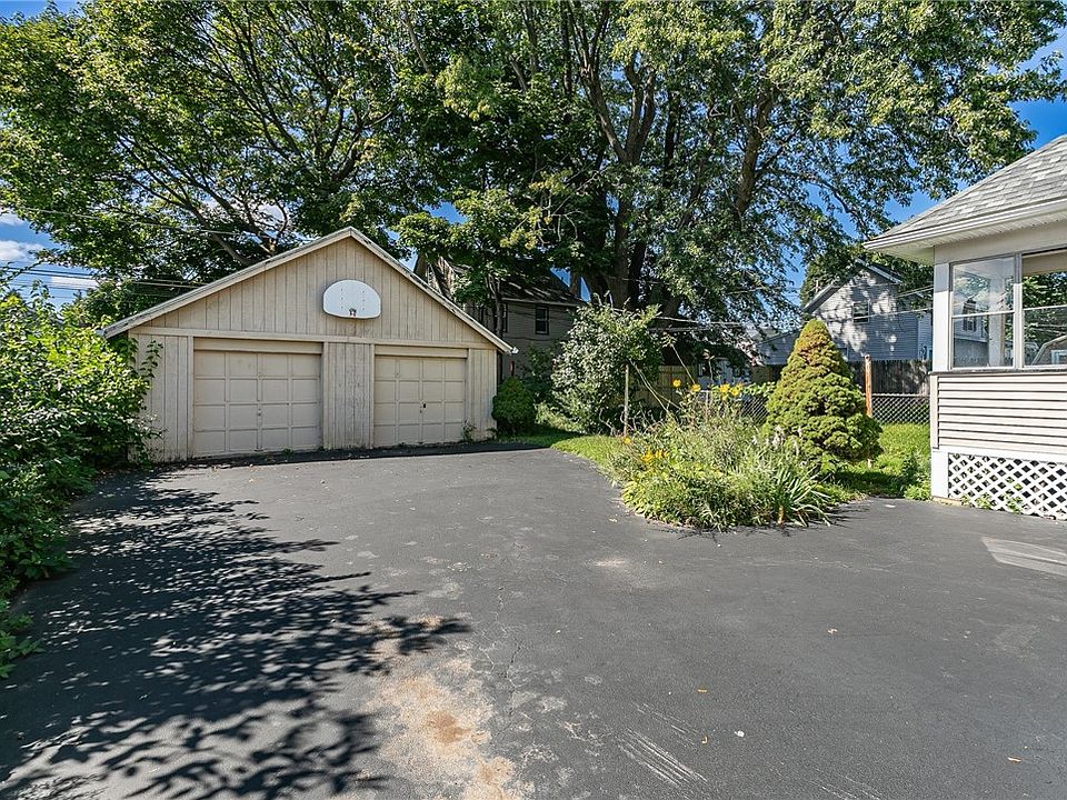 395 Crossfield Rd, Rochester, NY 14609 Zillow