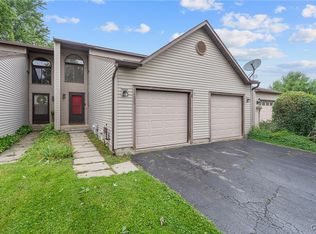 8433 Bubbling Springs Dr, Baldwinsville, NY