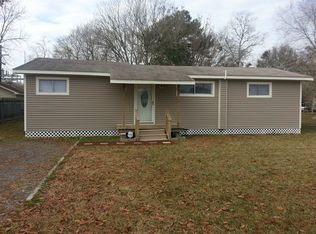 707 Hardy St, Iowa, LA 70647