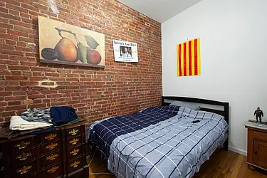 Rented by R New York