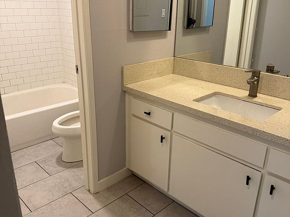 4th image of 11701 Texas Ave APT 214