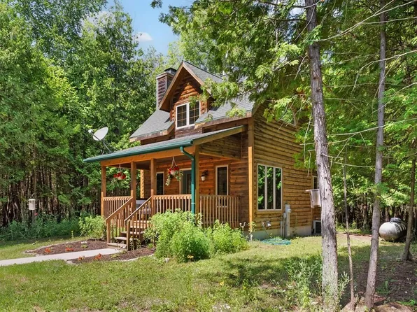 7884 Sleepy Hollow Dr, Sturgeon Bay, WI 54235