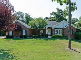 18 Pine Cliff Ct, Defiance, MO