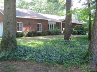 2 Pheasant Run, Ballston Lake, NY 12019