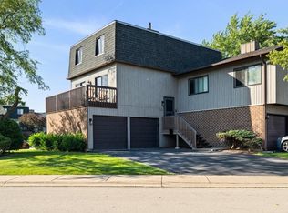 768 High Ridge Rd, Roselle, IL 60172