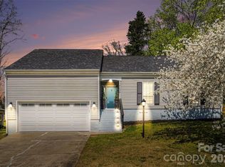 7138 Rena Mae Ln, Charlotte, NC 28227