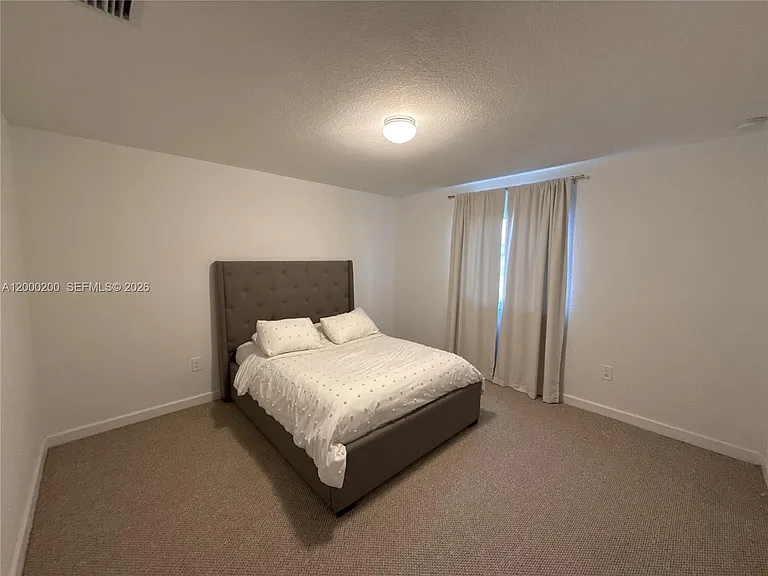 412 NW 12th Pl — Photo 16
