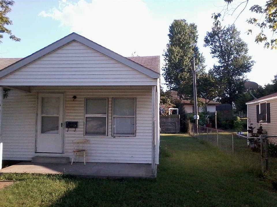 2nd image of 1015 Applegate St