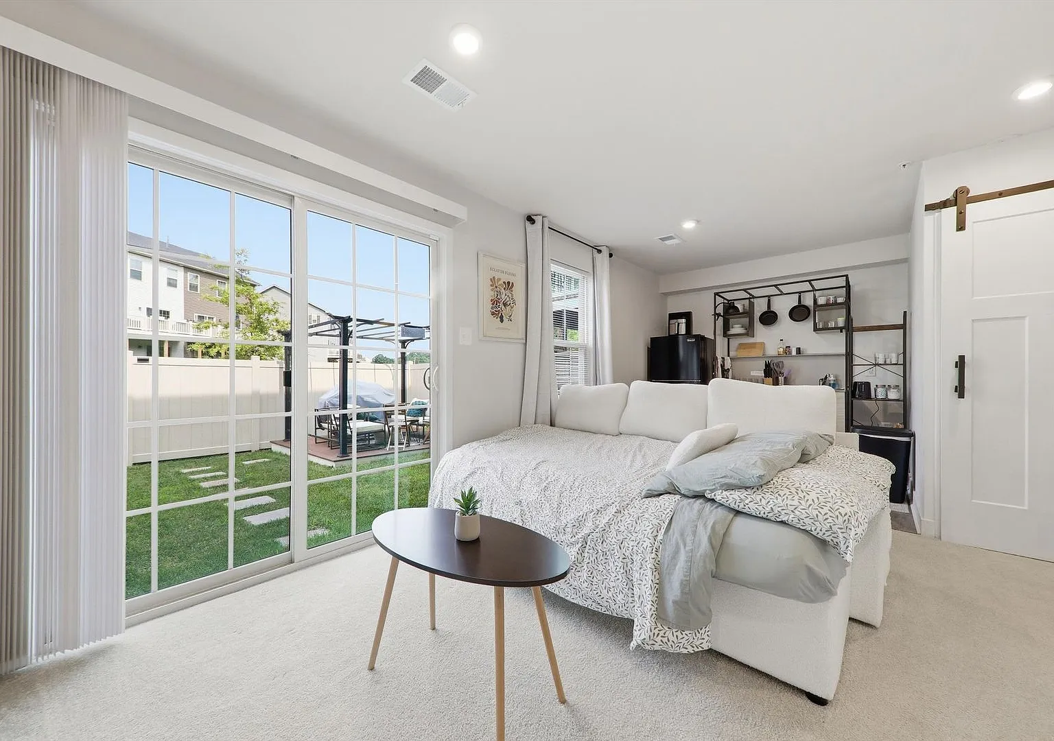 Hamptons West Rental — Photo 4
