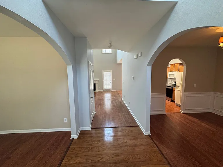 6902 Grand Hickory Dr — Photo 3