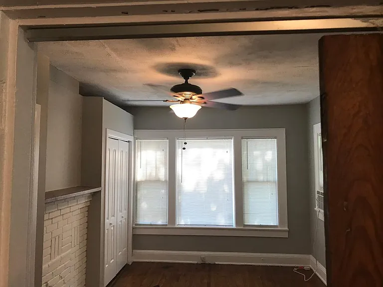 1715 E 5th Ave — Photo 4